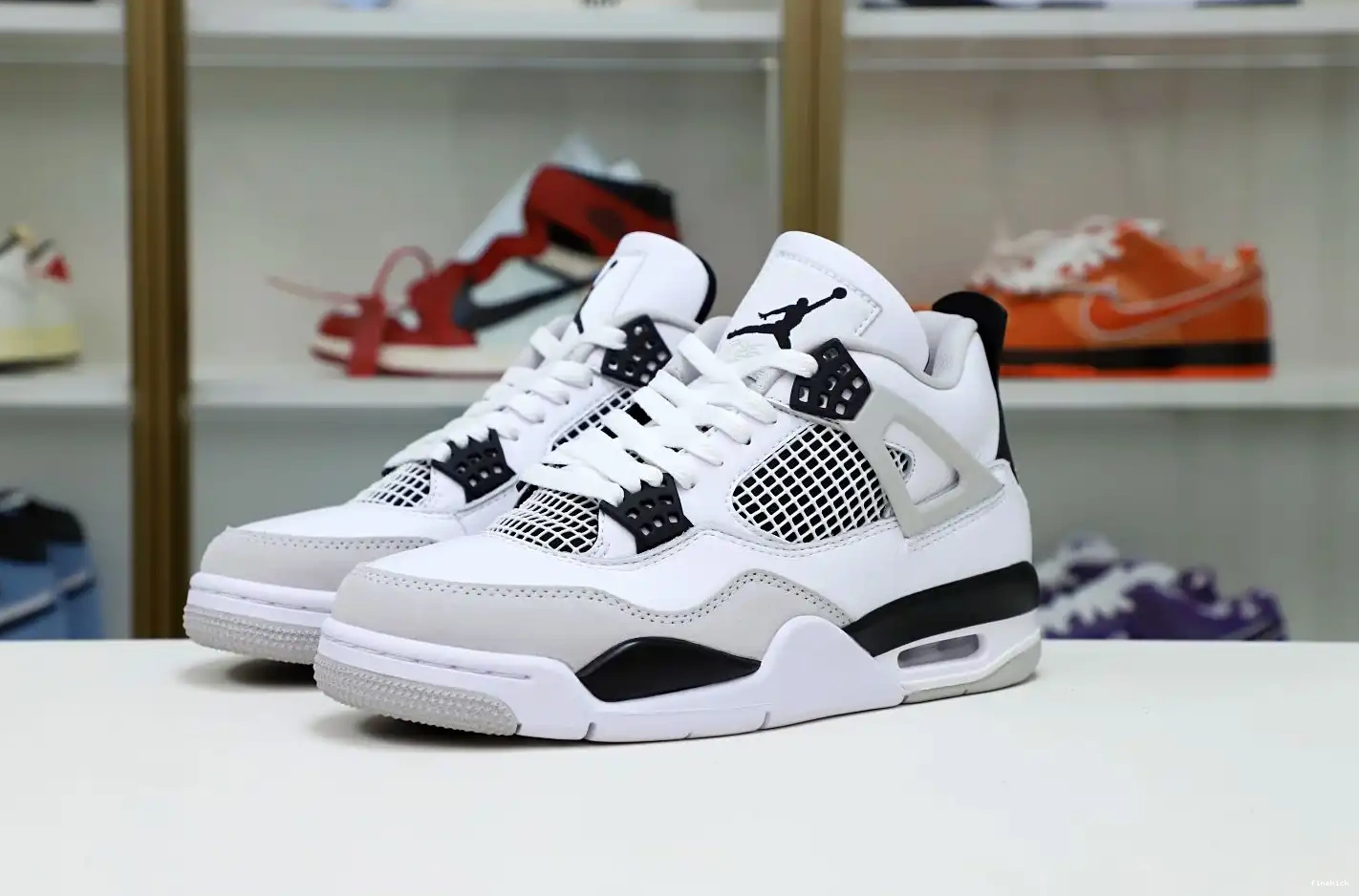 JORDAN MILITARY AIR BLACK 4 0407